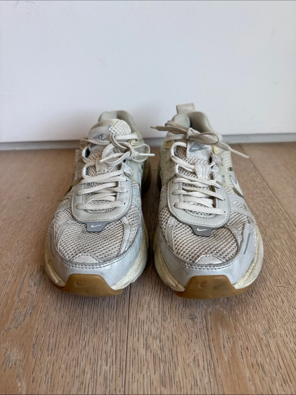 Nike Women’s Vomero Sneakers Sz 8.5
